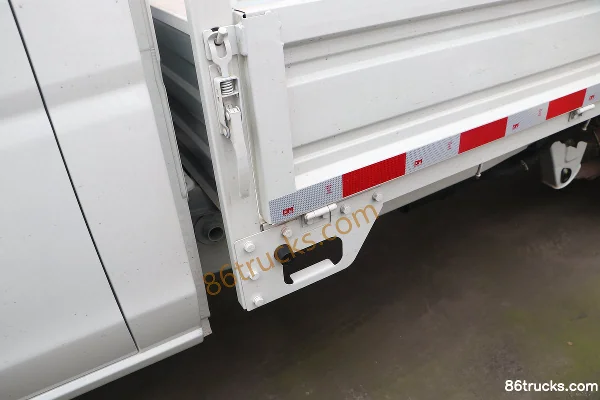 Jinbei Xinka S50 123 hp 4X2(6 wheels) Gasoline 3.2m Single Row Flatbed Micro Truck (China VI) Body (2) | 86Trucks