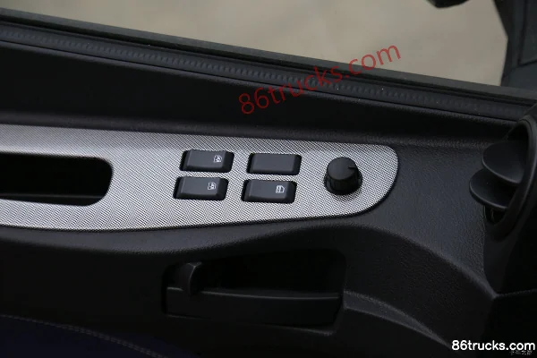 Foton Auman EST Crossing Edition 580 hp 6X4(10 wheels) AMT automatic tractor truck (rear axle MCY12) (China VI) Cab (3) | 86Trucks