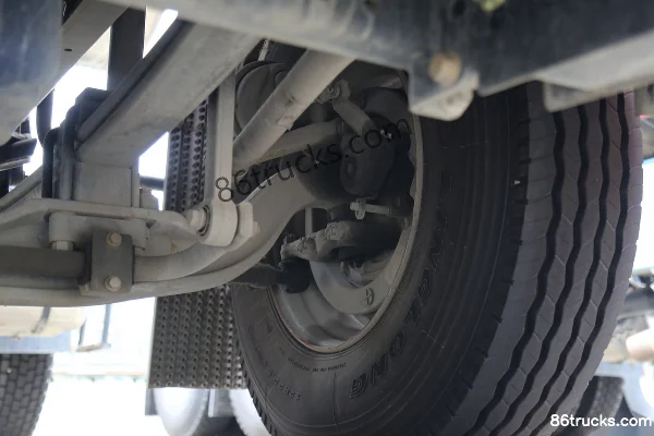Foton Auman GTL Quality Enjoy Edition 460hp 6X4(10 wheels) LNG Tractor Truck (China VI) Chassis (3) | 86Trucks