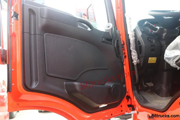 Sinotruk Sitrak G5 Heavy Truck 250 hp 4X2(6 wheels) 6.8m Flatbed Cargo Truck (China VI) Cab (1) | 86Trucks