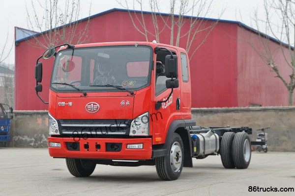 FAW Jiefang Hu VH King Arrives 180 hp 4X2(6 wheels) 4.82m Semi-row Flatbed Cargo Truck Exterior (3) | 86Trucks