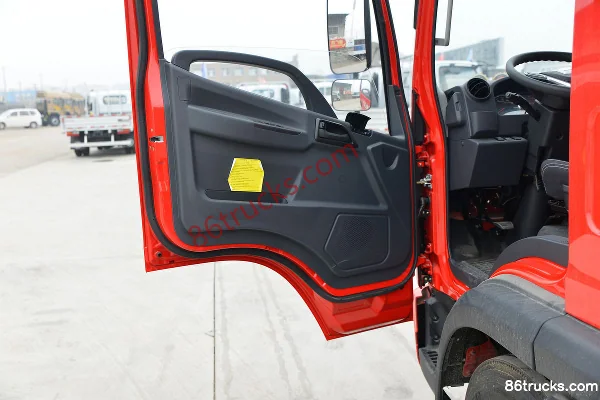 FAW Jiefang Hu VH King Arrives 180 hp 4X2(6 wheels) 4.82m Semi-row Flatbed Cargo Truck Cab (2) | 86Trucks