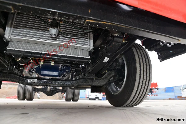 FAW Jiefang Hu VH King Arrives 180 hp 4X2(6 wheels) 4.82m Semi-row Flatbed Cargo Truck Chassis (3) | 86Trucks