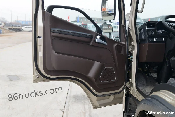 FAW Jiefang Lingtu 180hp 4X2(6 wheels) 4.16m Single Row Van Light Truck (Ratio 4.333) Cab (2) | 86Trucks