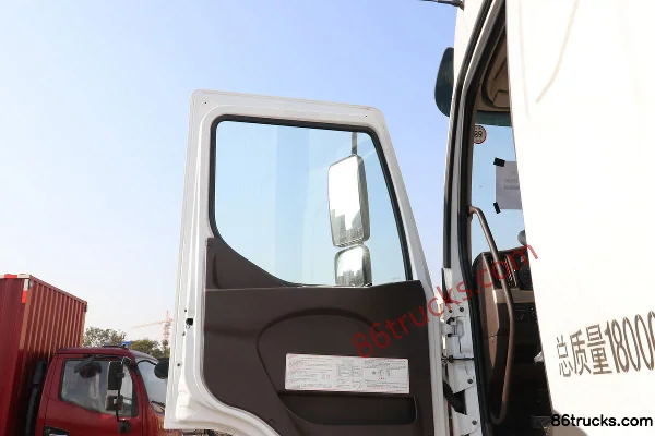 Dongfeng H5 Startup Edition 4.5L Diesel 240 hp 4X2(6 wheels) Fast Gear 8-speed 7.8m Van Cargo Truck Cab (2) | 86Trucks