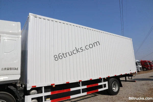 Dongfeng H5 Startup Edition 4.5L Diesel 240 hp 4X2(6 wheels) Fast Gear 8-speed 7.8m Van Cargo Truck Body (1) | 86Trucks
