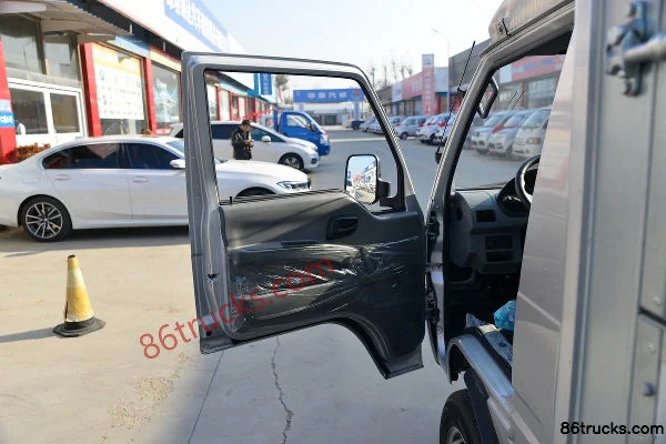 Foton Times Yuling VQ1 1.2L 86 hp 4X2(6 wheels) gasoline 3.02m single-row wing-opening box micro truck Cab (1) | 86Trucks