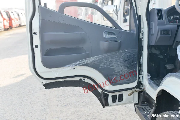 Foton Aumark Jiefang Classic Edition 132 hp 4X2(6 wheels) 3.655m single-row van light truck (China VI) Cab (3) | 86Trucks