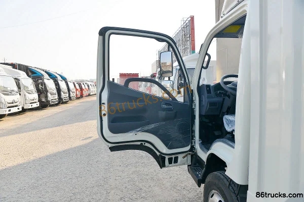 Foton Aumark Jiefang Classic Edition 132 hp 4X2(6 wheels) 3.655m single-row van light truck (China VI) Cab (1) | 86Trucks