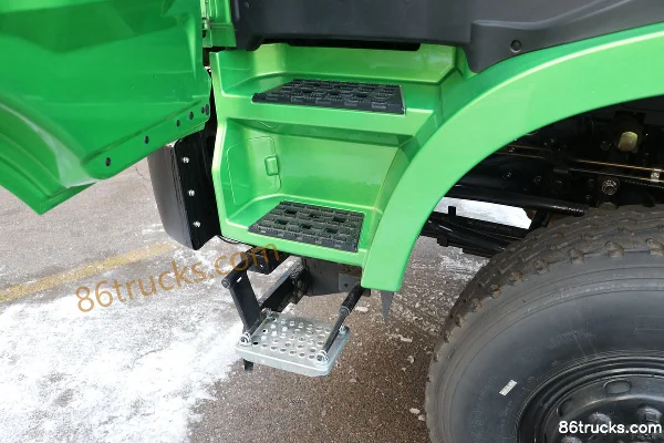 Beiben Truck V3 31T 8X4(12 wheels) 6.5m battery-swap pure electric dump truck Cab (2) | 86Trucks