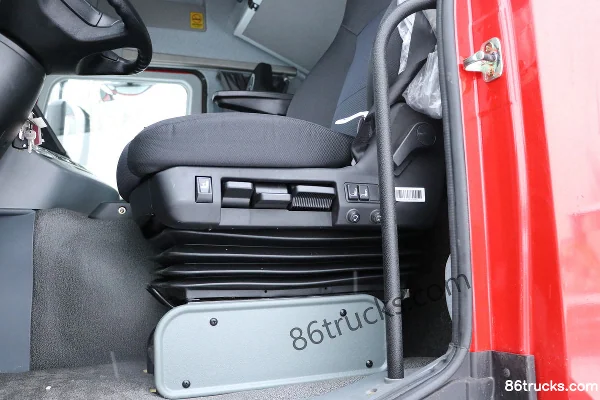 Beiben V3XT heavy truck 560 hp 6X4(10 wheels) AMT automatic tractor truck (China VI) Cab (3) | 86Trucks