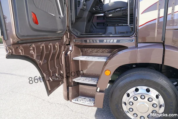 FAW Jiefang Qingdao Yingtu Living Cabin 560ch 6X4(10 roues) AMT automatique Tracteur routier (China VI) Cabine (2) | 86Trucks