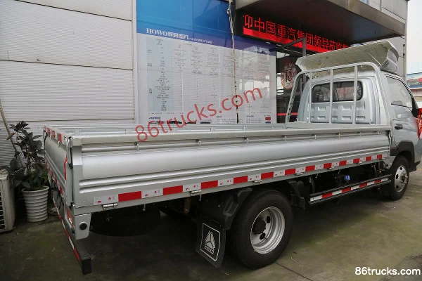 Sinotruk HOWO Xiaojiang 127hp 4X2(6 wheels) 3.6m Single Row Flatbed Light Truck (China VI)(Rear Axle 3.5T) Exterior (3) | 86Trucks