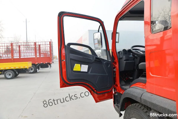 FAW Jiefang Hu VH King Arrival 190 hp 4X2(6 wheels) flatbed truck Cab (1) | 86Trucks