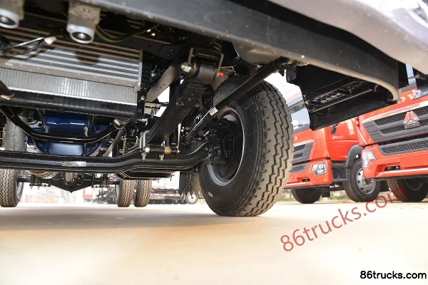 Sinotruk HOWO Tongshuai 2021 model 130 hp 4X2(6 wheels) 4.15m single-row van light truck (China VI) Chassis (3) | 86Trucks
