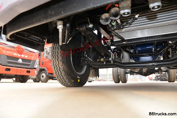 Sinotruk HOWO Tongshuai 2021 model 130 hp 4X2(6 wheels) 4.15m single-row van light truck (China VI) Chassis (2) | 86Trucks