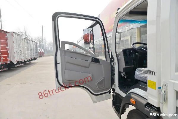 Sinotruk HOWO Tongshuai 130 hp 4X2(6 wheels) 4.15m single-row flatbed light truck (China VI) Cab (1) | 86Trucks