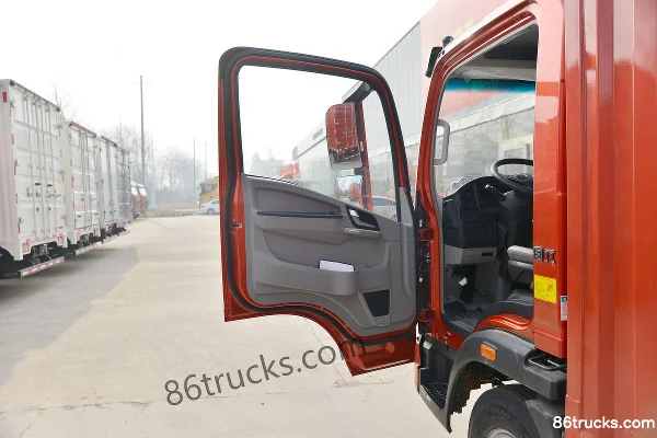 Sinotruk HOWO Tongshuai 2021 Model 150hp 4X2(6 wheels) 4.15m Single Row Van Light Truck (China VI) Cab (1) | 86Trucks