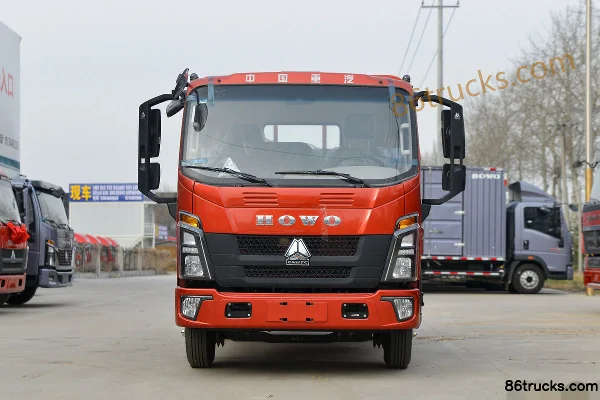 Sinotruk HOWO Tongshuai 130 hp 4X2(6 wheels) 3.85 m crew cab flatbed light truck Exterior (2) | 86Trucks