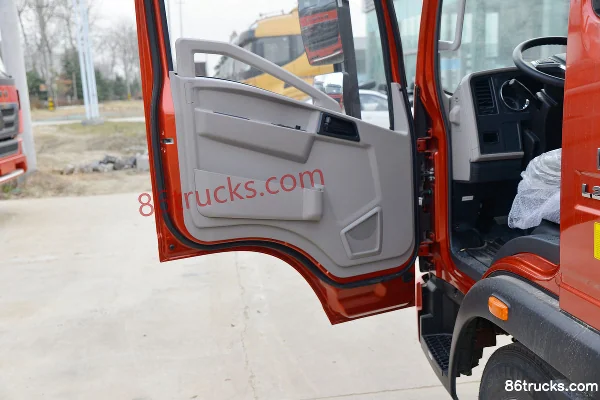 Sinotruk HOWO Tongshuai 130 hp 4X2(6 wheels) 3.85 m crew cab flatbed light truck (2) | 86Trucks