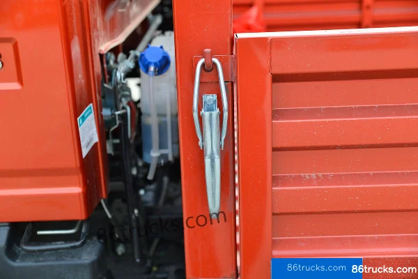 Sinotruk HOWO Tongshuai 130 hp 4X2(6 wheels) 3.85 m crew cab flatbed light truck Body (3) | 86Trucks
