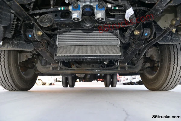 Foton Times Leading 5 131 hp 4X2(6 wheels) 4.14 m single-row enclosed light truck (China VI) Chassis (1) | 86Trucks