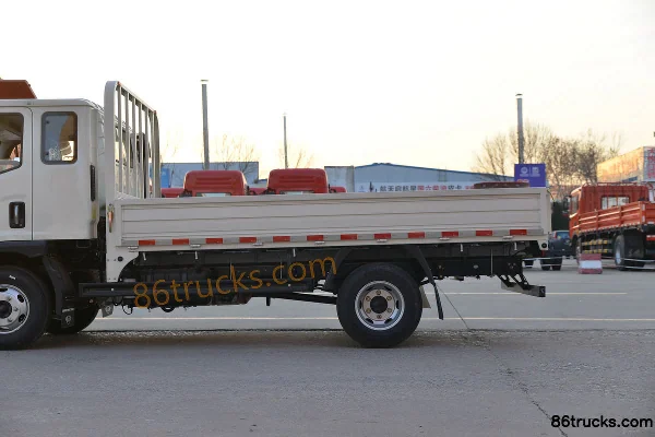 Foton Times Linghang 6 130hp 4X2(6 wheels) 3.82m half-cab flatbed light truck (Fast Gear 5-speed) Body (2) | 86Trucks