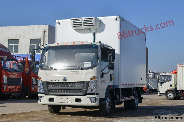 Sinotruk HOWO Hanjiang 150hp 4X2(6 wheels) 4.1m refrigerated truck Exterior (3) | 86Trucks