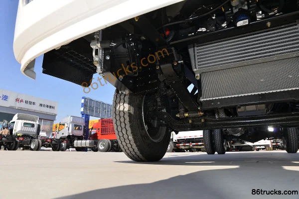 SHACMAN Commercial Vehicle Xuande X9 131 ch 4X2(6 roues) camion fourgon à cabine simple 4,08 m Châssis (2) | 86Trucks