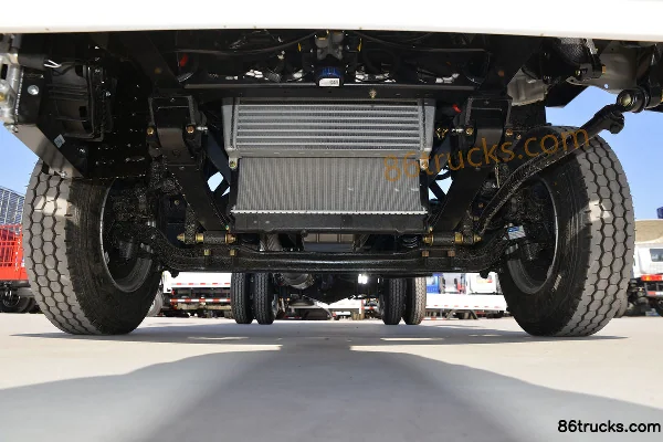SHACMAN Commercial Vehicle Xuande X9 131 ch 4X2(6 roues) camion fourgon à cabine simple 4,08 m Châssis (1) | 86Trucks