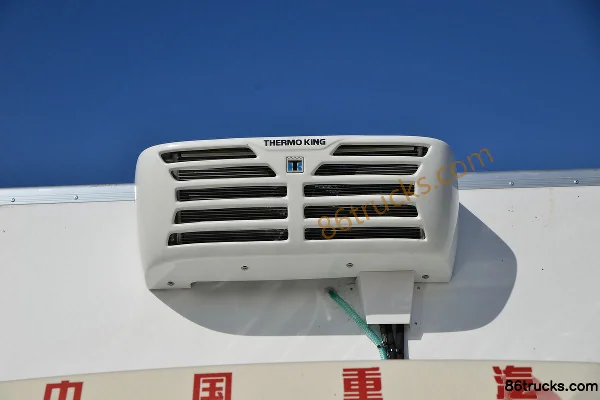 Sinotruk HOWO Hanjiang 150hp 4X2(6 wheels) 4.1m refrigerated truck Body (1) | 86Trucks