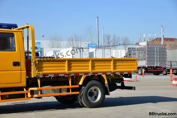 JMC Shunwei Narrow Body 143hp 4X2(6 wheels) 3.25m Double Row Flatbed Light Truck (China VI) (Hydraulic Brake) (1) | 86Trucks