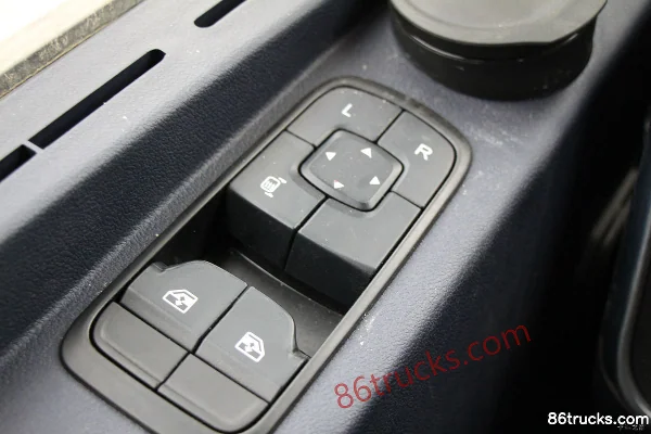 SANY Truck Jiangshan·Xin Edition 560 hp 6X4(10 wheels) Tractor Truck (China VI) Cab (2) | 86Trucks