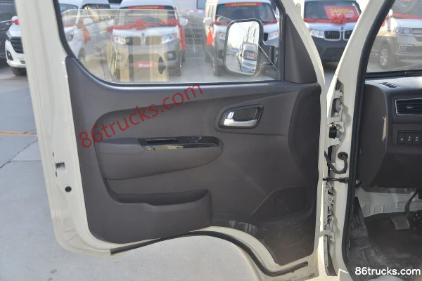 Foton Xiangling M1 Luxury Edition 1.6L 122 hp 4X2(6 wheels) gasoline 3.05m single-row flatbed micro truck (China VI) Cab (1) | 86Trucks