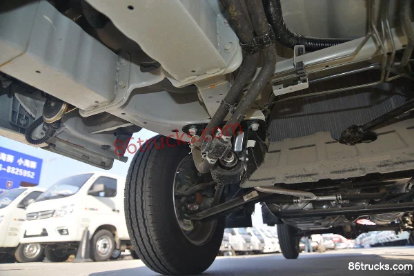 Foton Xiangling M1 Luxury Edition 1.6L 122 hp 4X2(6 wheels) gasoline 3.05m single-row flatbed micro truck (China VI) Chassis (2) | 86Trucks