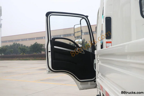 Dayun New Aopuli 129 hp 4X2(6 wheels) 4.05 m Single Row Flatbed Light Truck Cab (1) | 86Trucks