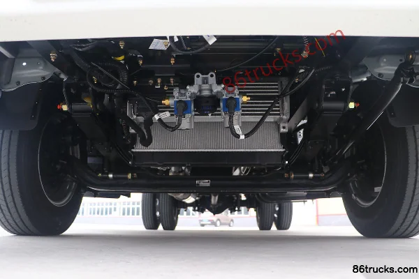 Dayun New Aopuli 129 hp 4X2(6 wheels) 4.05 m Single Row Flatbed Light Truck Chassis (1) | 86Trucks