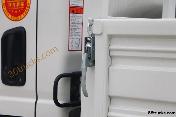Dayun New Aopuli 129 hp 4X2(6 wheels) 4.05 m Single Row Flatbed Light Truck Body (3) | 86Trucks