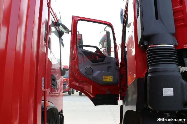 Dongfeng Tianjin KR PLUS 2026 7L Diesel 330hp 4X2(6 wheels) Fast Gear 9-Speed 9.8m Wing Opening Van Cargo Truck Cab (1) | 86Trucks
