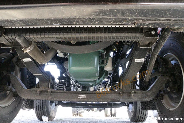 FAW Jiefang Qingdao HanV 2.0 Poids lourd 260 ch 6X2(8 roues) Camion porteur fourgon 9,45 m (rapport de pont 4,444) Châssis (1) | 86Trucks