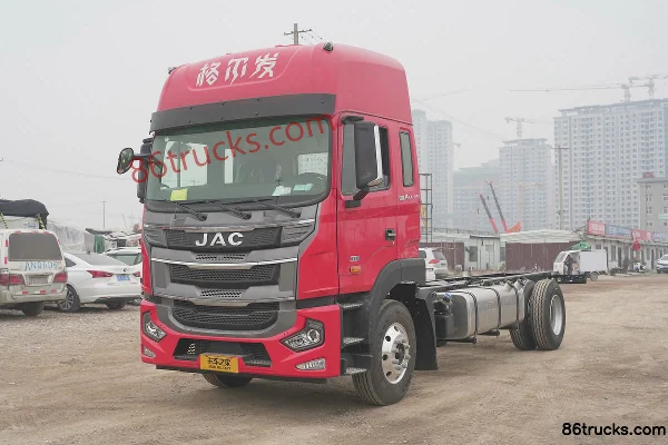 JAC Gallop A5X III 270hp 4X2(6 wheels) 6.8m Flatbed Cargo Truck (8-speed) Exterior (3) | 86Trucks