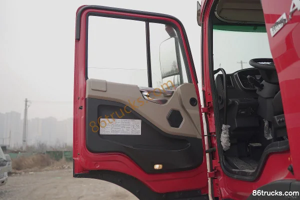 JAC Gallop A5X III 270hp 4X2(6 wheels) 6.8m Flatbed Cargo Truck (8-speed) Cab (1) | 86Trucks