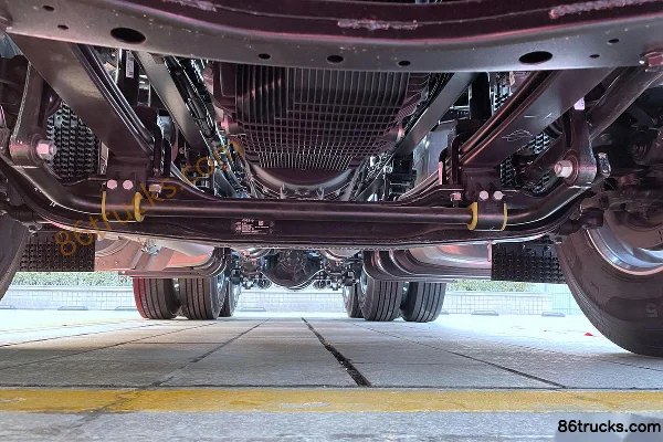 JAC Beyond Q7 Heavy Truck 560hp 6X4(10 wheels) AMT Automatic Tractor Truck (ZF) Chassis (1) | 86Trucks