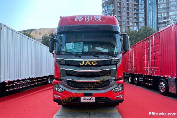 JAC Gallop A5W Heavy Truck Flagship Edition 490hp 8X4(12 wheels) 9.4m AMT Automatic Gearbox Stake Truck (China VI) Exterior (2) | 86Trucks