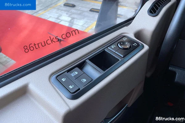 JAC Gallop A5W Heavy Truck Flagship Edition 490hp 8X4(12 wheels) 9.4m AMT Automatic Gearbox Stake Truck (China VI) Cab (3) | 86Trucks