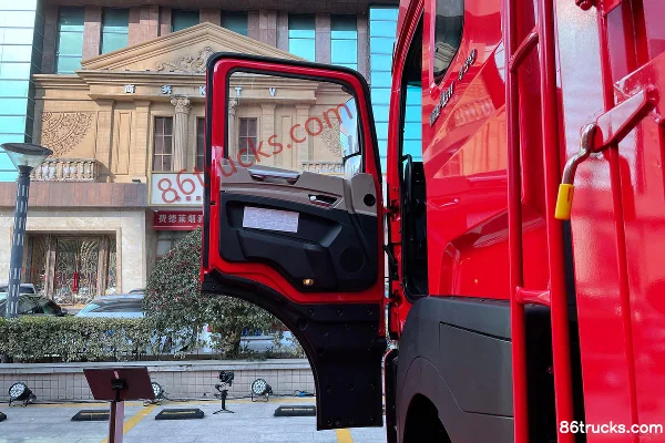 JAC Gallop A5W Heavy Truck Flagship Edition 490hp 8X4(12 wheels) 9.4m AMT Automatic Gearbox Stake Truck (China VI) Cab (2) | 86Trucks