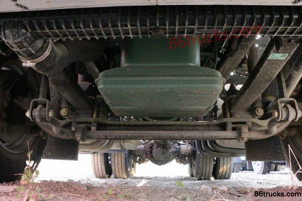 FAW Jiefang J6P poids lourd 420 ch 6X4(10 roues) tracteur routier (China VI) Châssis (1) | 86Trucks