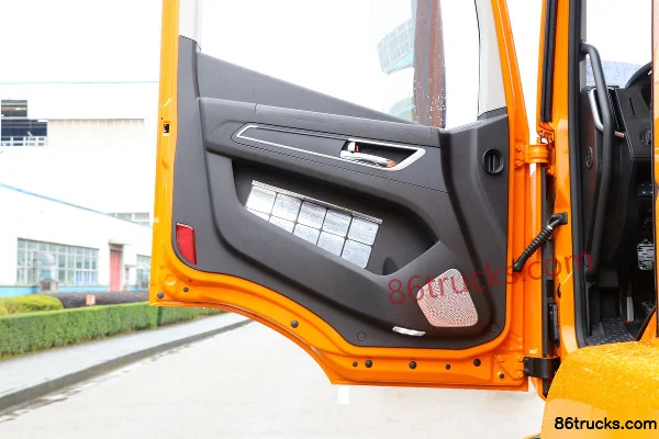 SAIC Hongyan Jiehu H6 Standard Load 440 hp 6X4(10 wheels) LNG Tractor Truck (China VI) Cab (2) | 86Trucks