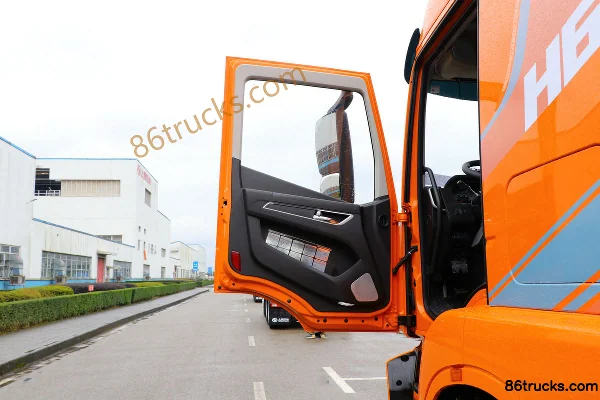SAIC Hongyan Jiehu H6 Standard Load 440 hp 6X4(10 wheels) LNG Tractor Truck (China VI) Cab (1) | 86Trucks