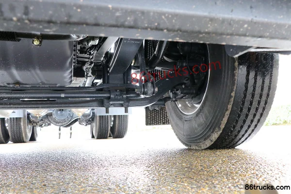 SAIC Hongyan Jiehu H6 Standard Load 440 hp 6X4(10 wheels) LNG Tractor Truck (China VI) Chassis (3) | 86Trucks